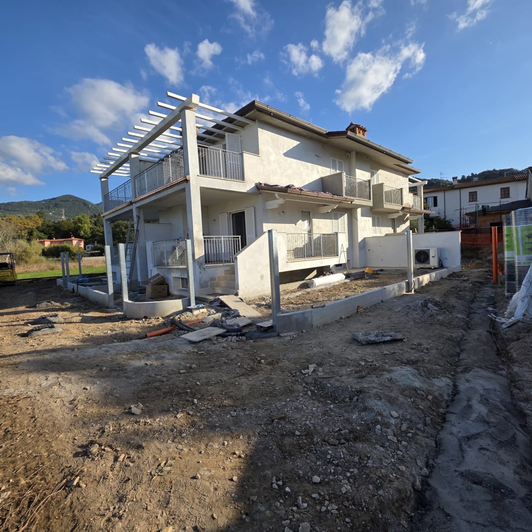 In Quadrifamiliare - Camaiore - Capezzano
