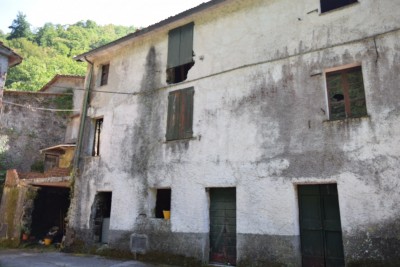 Lucca-Stazzema-Le mulina Semi-indipendenti Porzione rustico