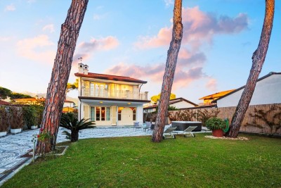 Villa - Forte Dei Marmi - Vittoria Apuana