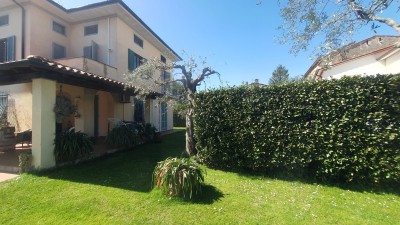 Porzione bifamiliare - Seravezza - Pozzi