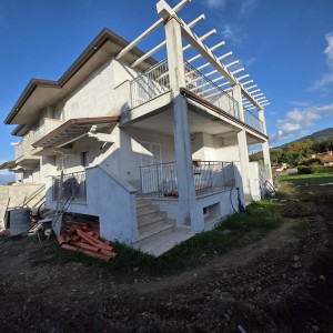 In Quadrifamiliare - Camaiore - Capezzano