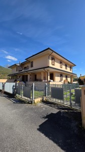 In Quadrifamiliare - Pietrasanta - Pontestrada